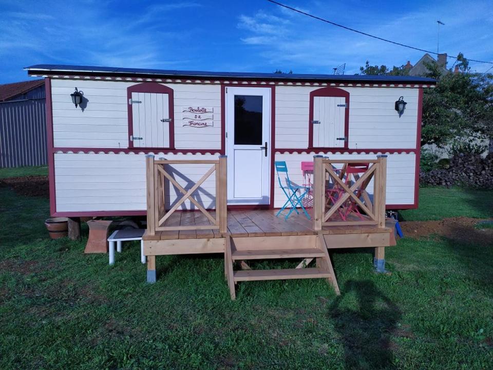 Maison d'hôtes La Roulotte de Francine à Chazeuil Extérieur photo
