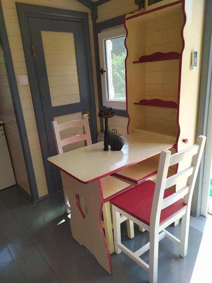 Maison d'hôtes La Roulotte de Francine à Chazeuil Extérieur photo