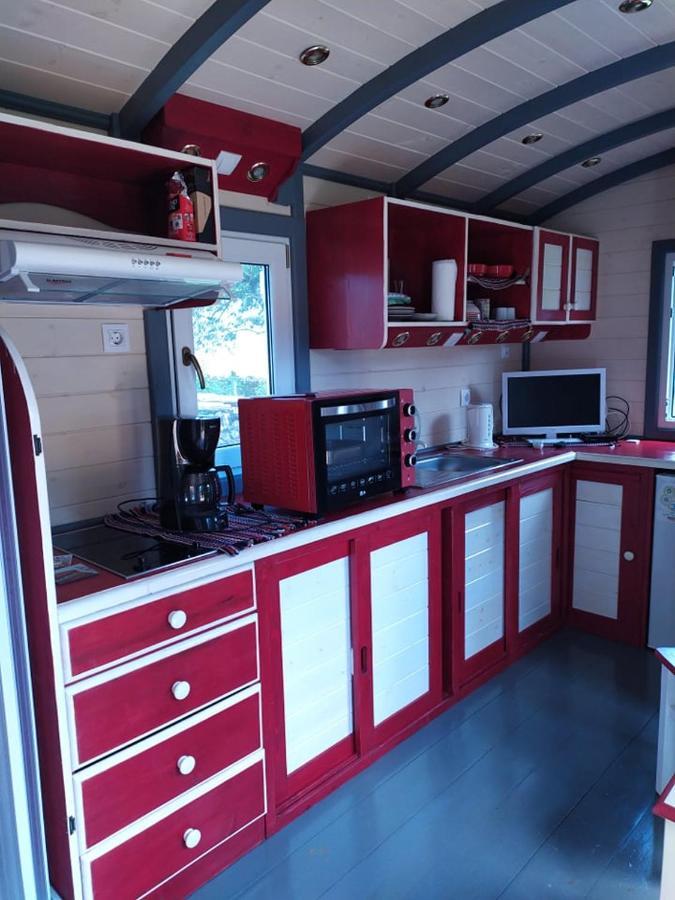 Maison d'hôtes La Roulotte de Francine à Chazeuil Extérieur photo